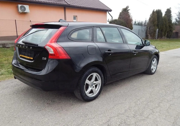 Volvo V60 cena 33900 przebieg: 219000, rok produkcji 2014 z Drohiczyn małe 121